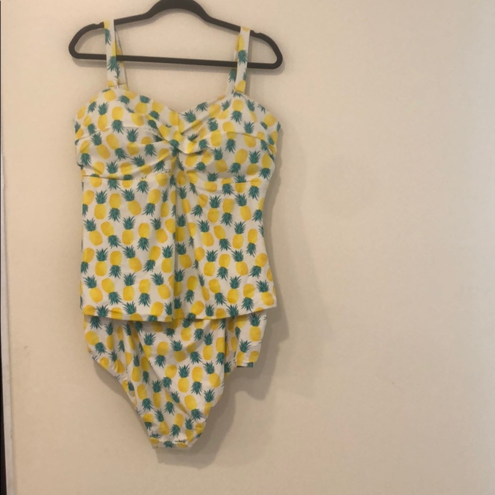 Women’s Plus size two-piece swim suit